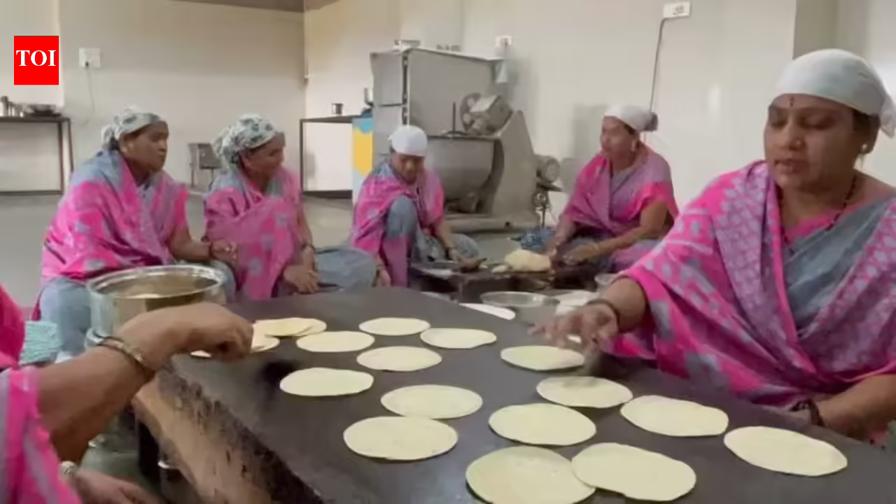 Akola school cooks meals daily for 1,500 students with flameless kitchen | Nagpur News