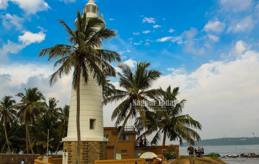 5 Easy Ways to Stay Fit & Sleep Well While Travelling