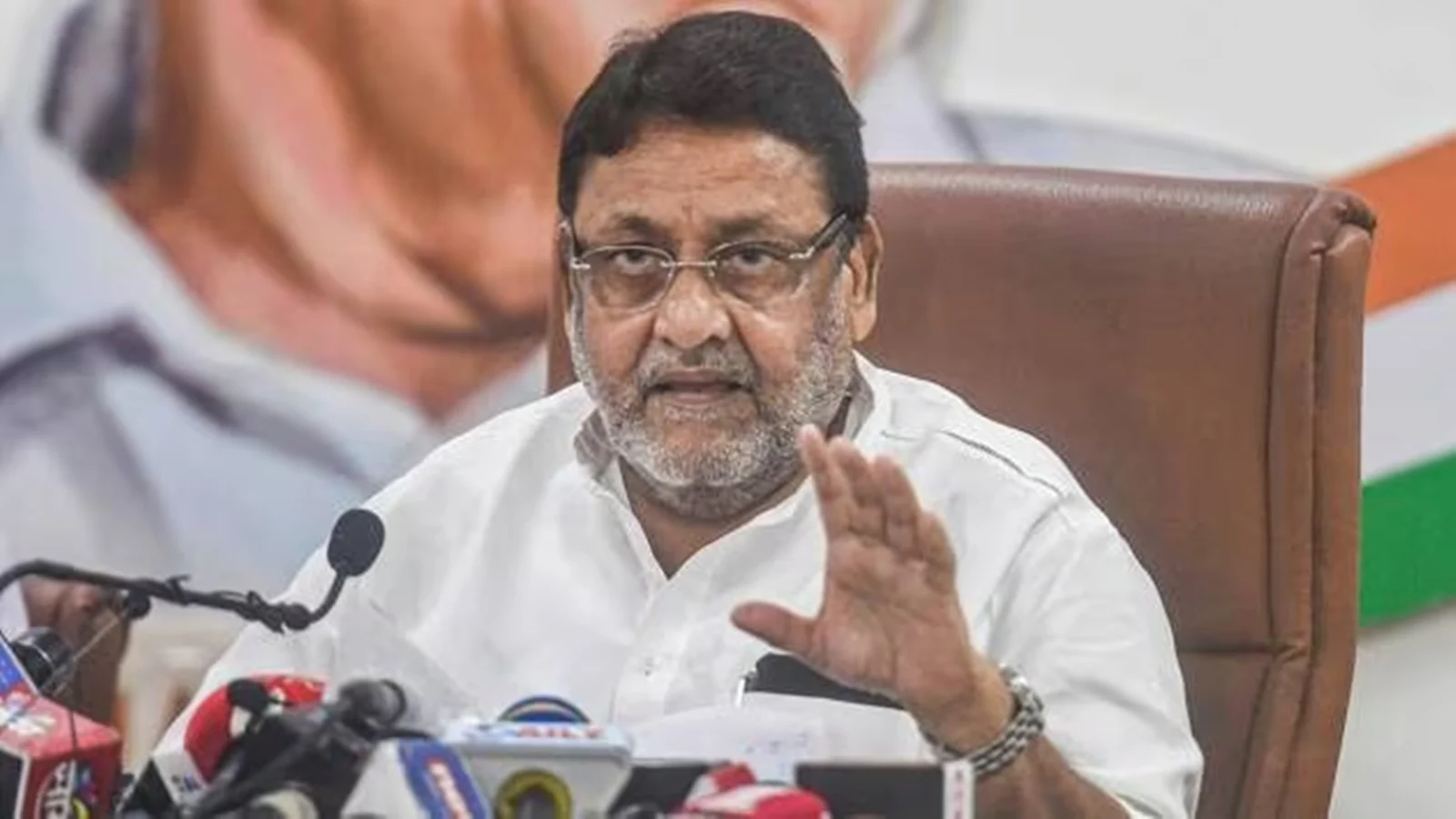 After Fadnavis objects to Nawab Malik in ruling alliance, Oppn questions BJP’s stand on Praful Patel, cites ED case | Nagpur News