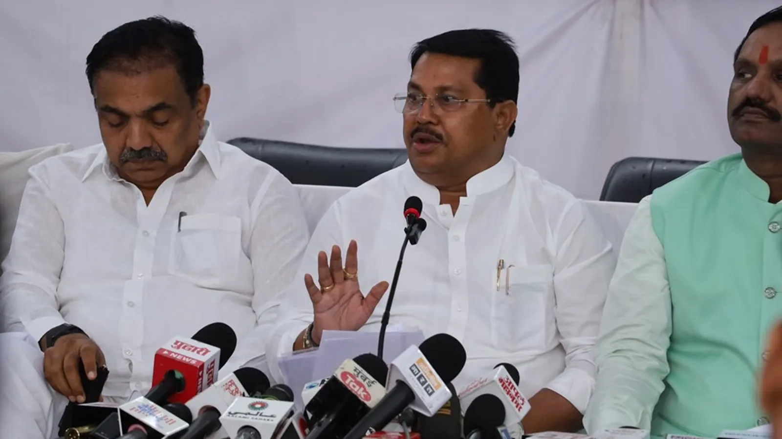 Opp boycotts govt’s tea party: State reeling under farm crisis, rise in crimes | Nagpur News