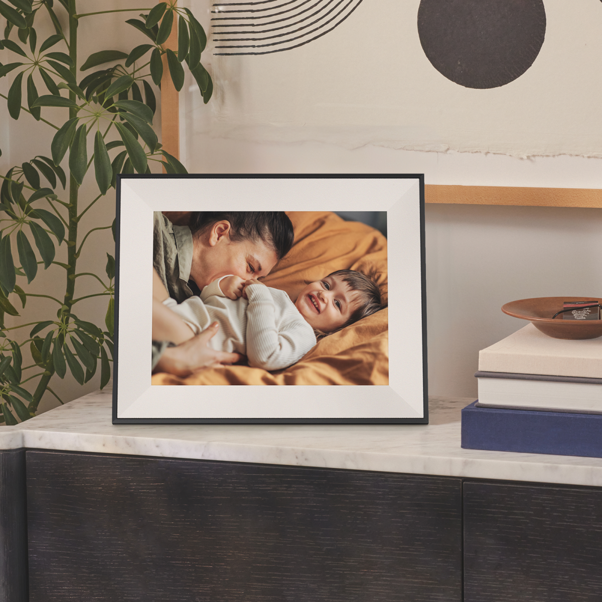 Digital frame maker Aura introduces the Aspen, a $229 frame with more intelligent features