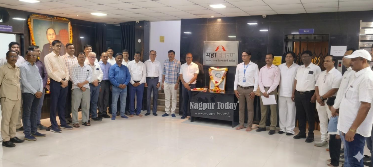 भारतीय संविधानाचे शिल्पकार डॉ. बाबासाहेब आंबेडकर यांना महावितरण आणि महानिर्मितीतर्फे विनम्र अभिवादन