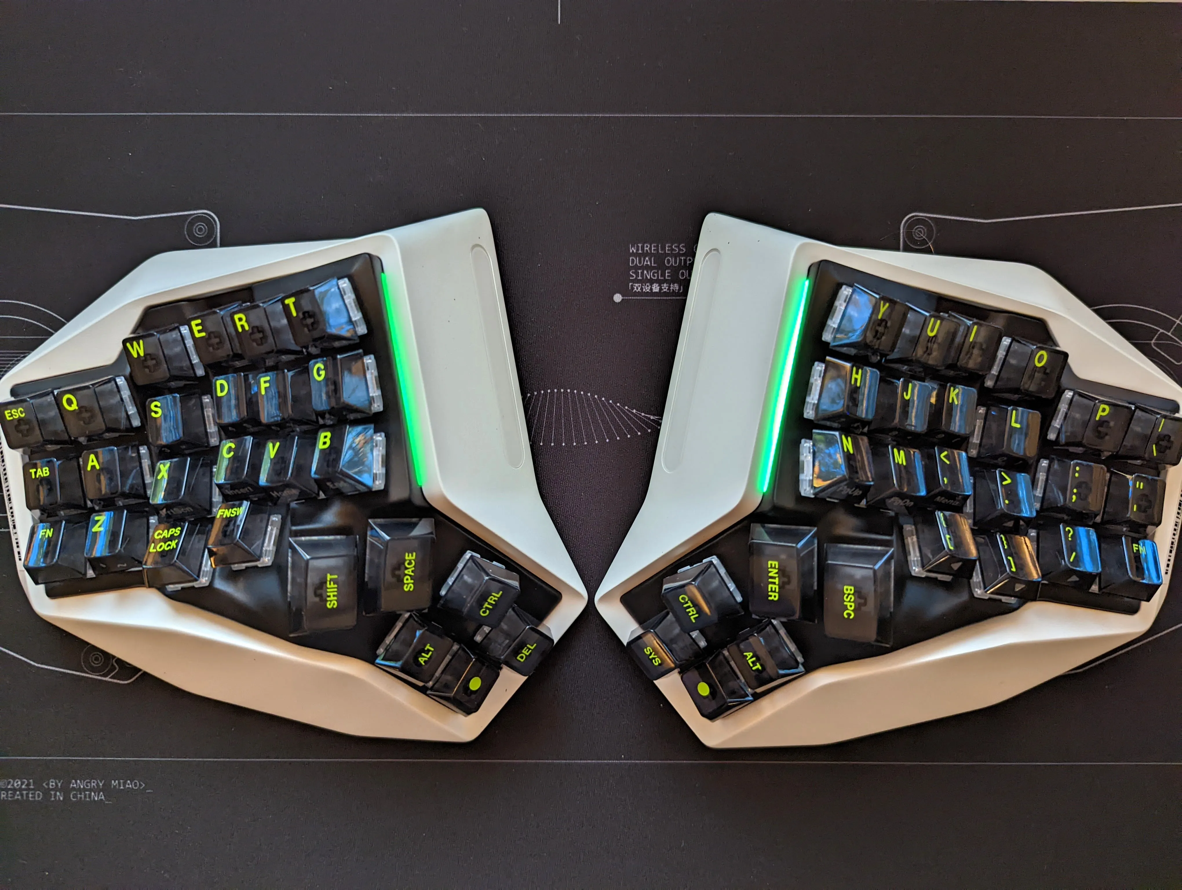 The $1,600 Am Hatsu mechanical keyboard is wild