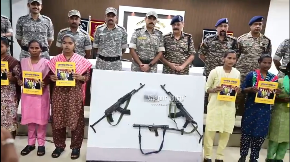 गडचिरोलीत नक्षलमुक्त मोहिमेच्या शेवटच्या दिवशी मोठी कामगिरी; 9 नक्षलवाद्यांची शरणागती