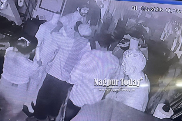 Sitabuldi Theft Spree: 5 Shops Looted Overnight, Woman Caught on CCTV in Nagpur