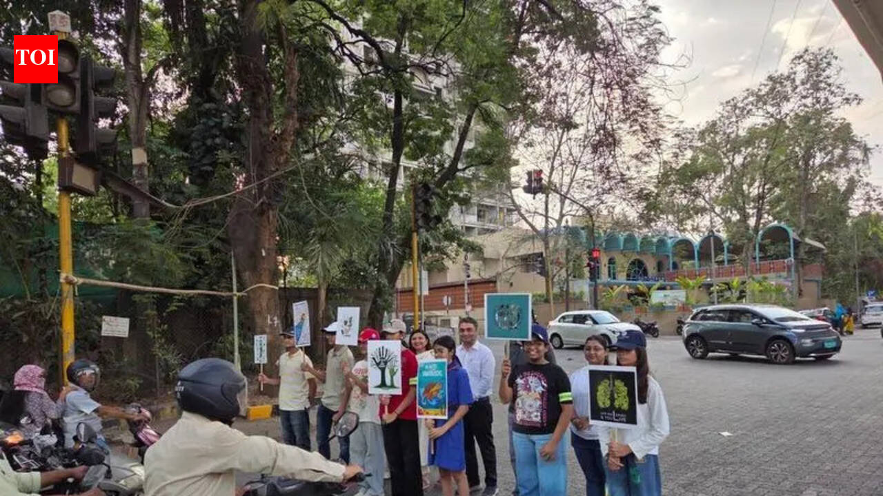 Ismaili youth ambassadors lead climate awareness campaign at city junctions | Nagpur News