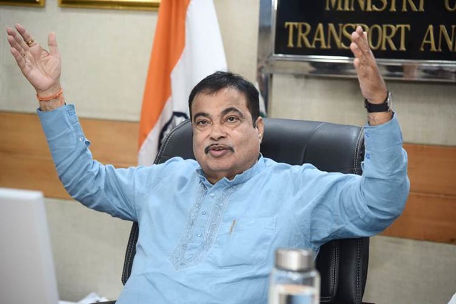 Nitin Gadkari Celebrates 69th Birthday with Well-Wishers in Nagpur
