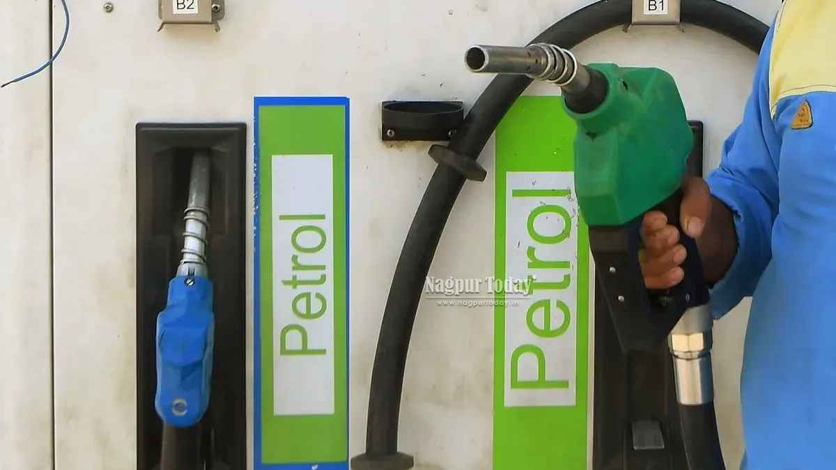 Fuel pumps in Maha district told to reserve 5% stock for emergency vehicles