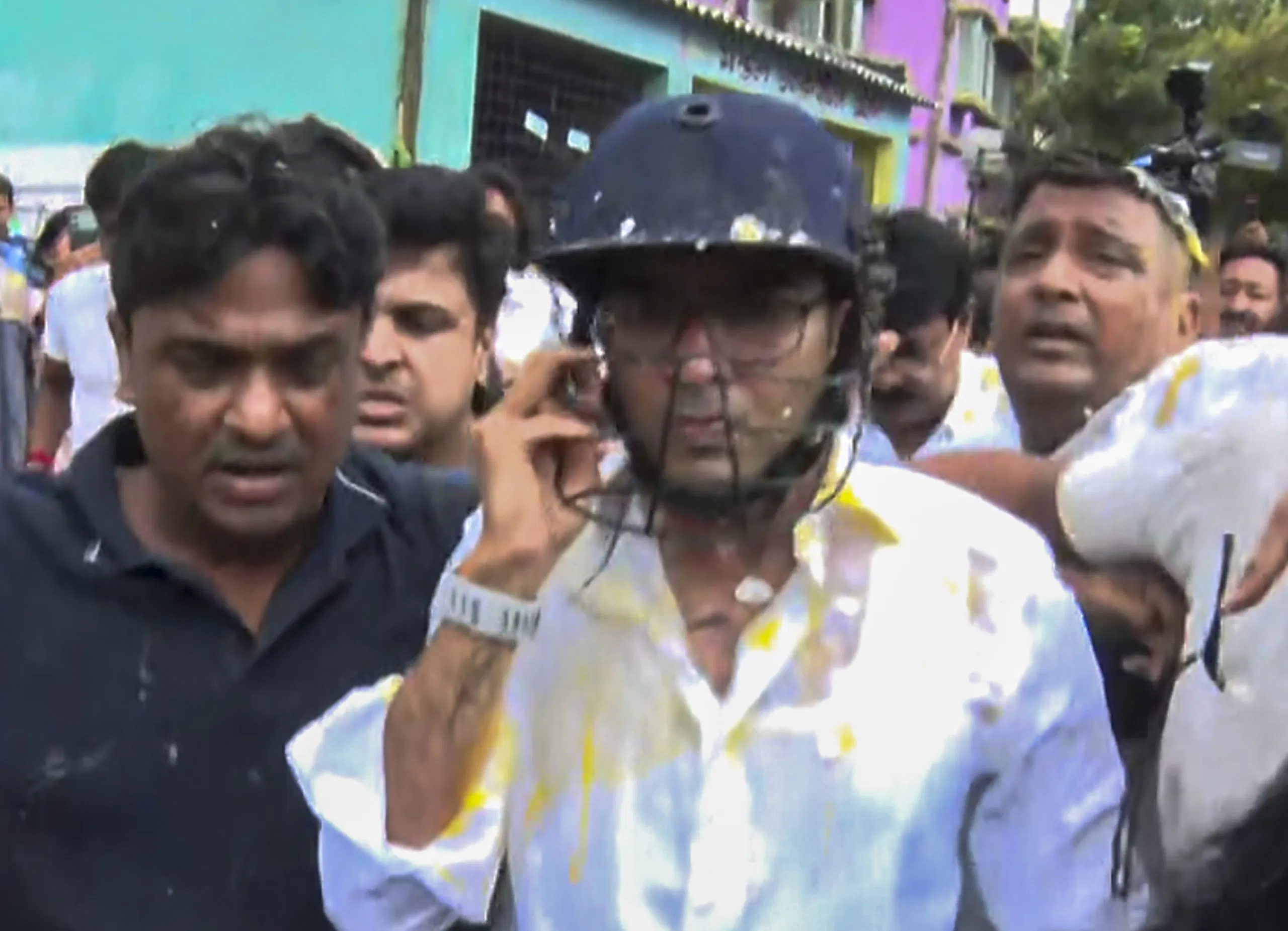 TMC leader Abhishek Banerjee ‘attacked’ during Sonarpur visit