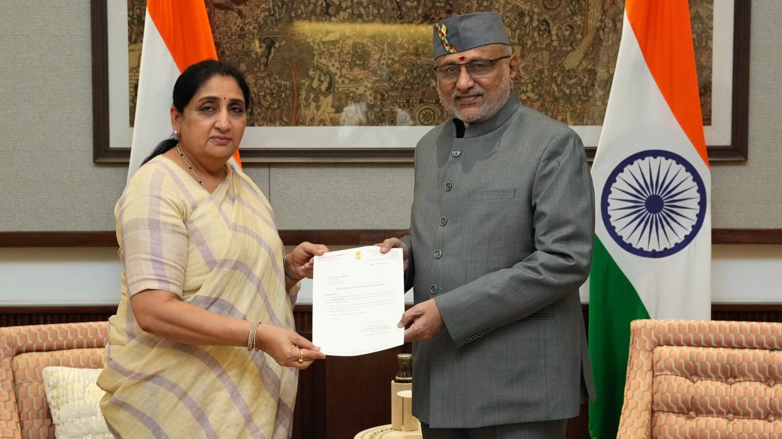 NCP’s Internal Storm: After Sunetra Pawar Resigns, A New Power Struggle Erupts for the Baramati Legacy