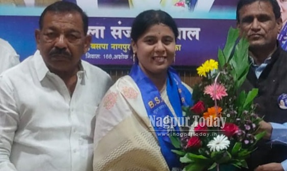 नगरसेविका हर्षला जयस्वाल यांना कॉंग्रेसला साथ देणे भोवले, अपात्रतेची तलवार