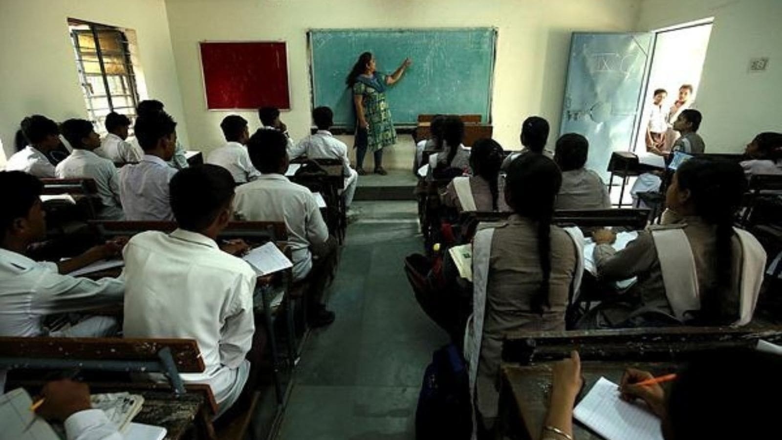 Biometric attendance system likely to begin in junior colleges: State | Mumbai News