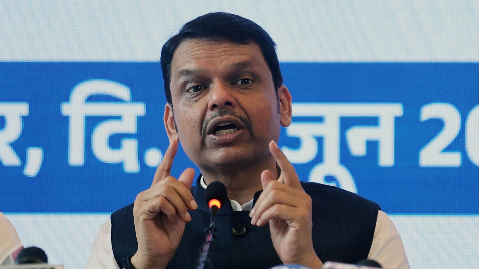 Devendra Fadnavis calls Congress a ‘sinking ship’ amid merger buzz