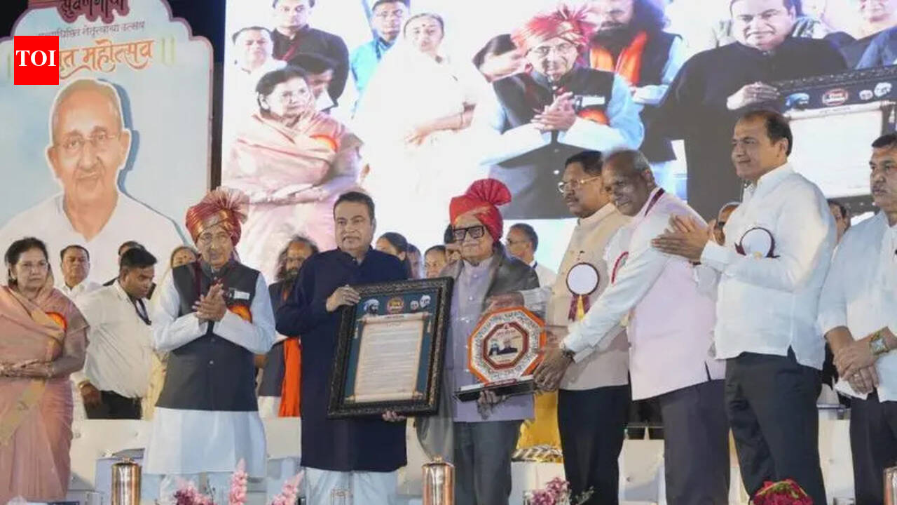 Upholding one’s ideology vital in politics: Gadkari | Nagpur News