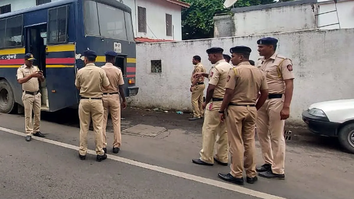 Muslim cleric surrenders in Nagpur over alleged forced conversion case