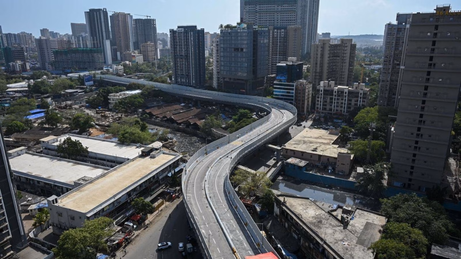 Mrinaltai Gore Flyover draws flak within a day of inauguration | Mumbai News