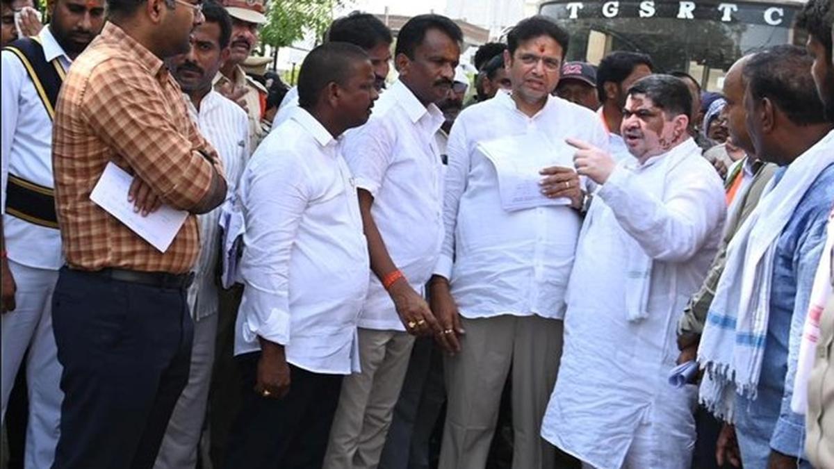 Special transport arrangements to be made for Godavari Pushkaralu-2027: Ponnam Prabhakar