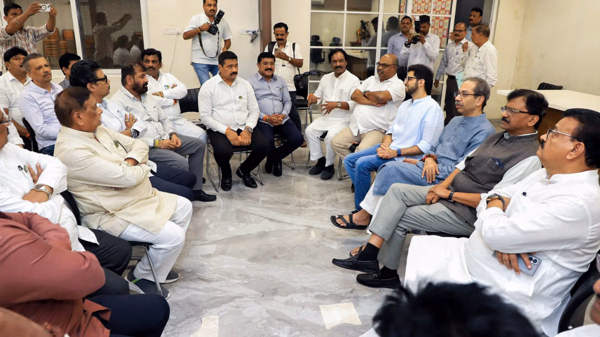 Uddhav to tour rebel MPs’ turfs, reassure karyakartas