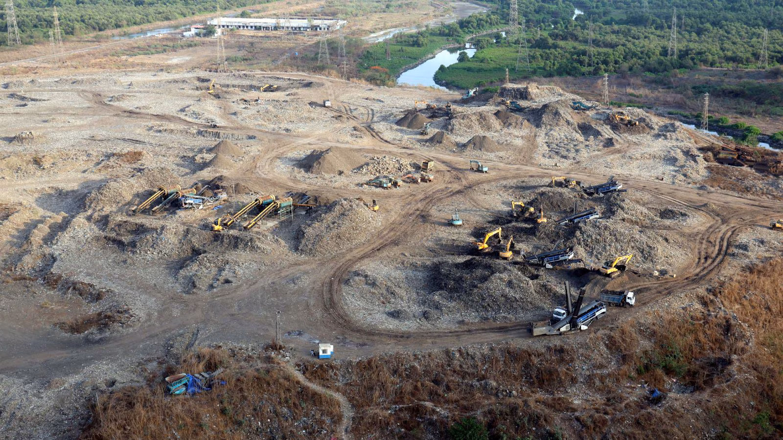 Mulund dump cleanup gets fourth extension after missing 2024 deadline | Mumbai News