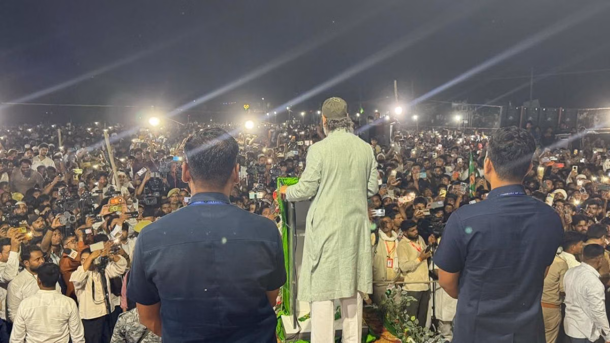 Owaisi takes swipe at Akhilesh, from an SP stronghold