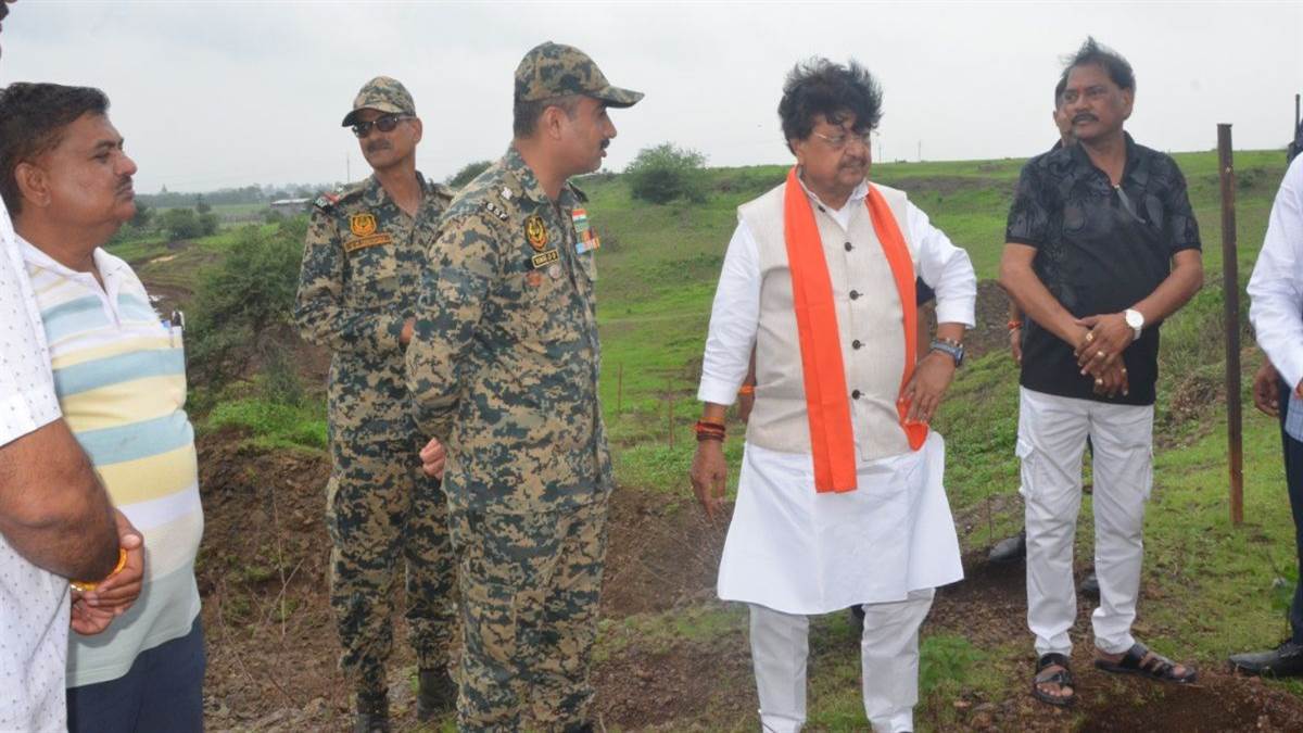 एक पेड़ मां के नाम: इंदौर में पितृ पर्वत मार्ग पर बुढानिया की 48 एकड़ पहाड़ी पर होगा 1 लाख पौधों का रोपण