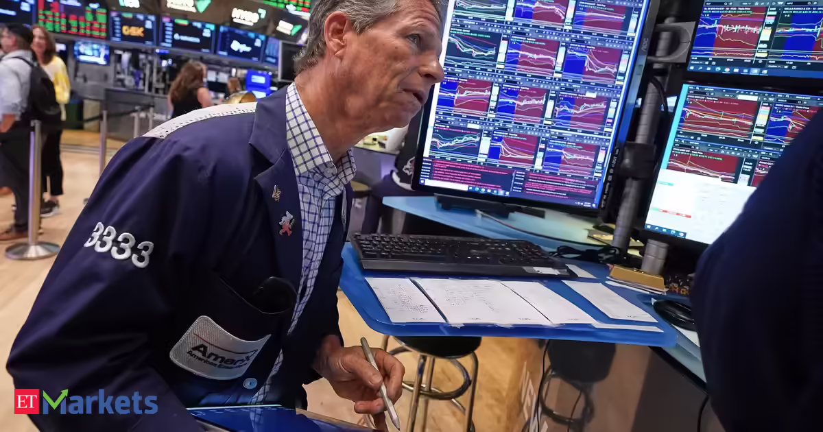 US stocks today: Nasdaq ends lower with tech slip; investors assess softer jobs data