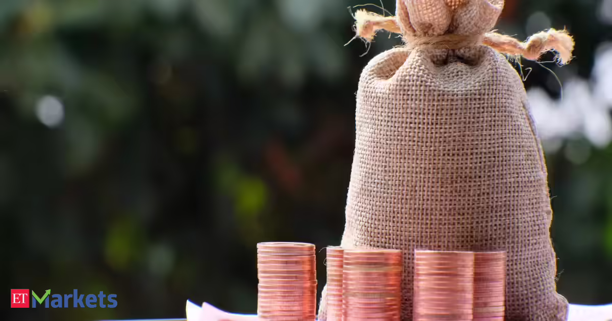 Mcap of 4 of top-10 most valued firms jumps Rs 92,995 cr; HDFC Bank, Airtel top gainers