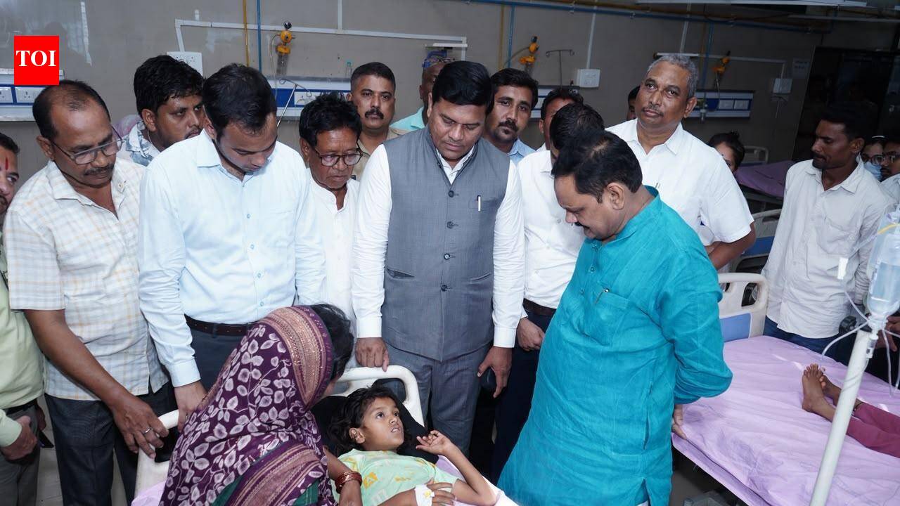 FIR against six in Melghat tribal ashram school food poisoning case | Nagpur News