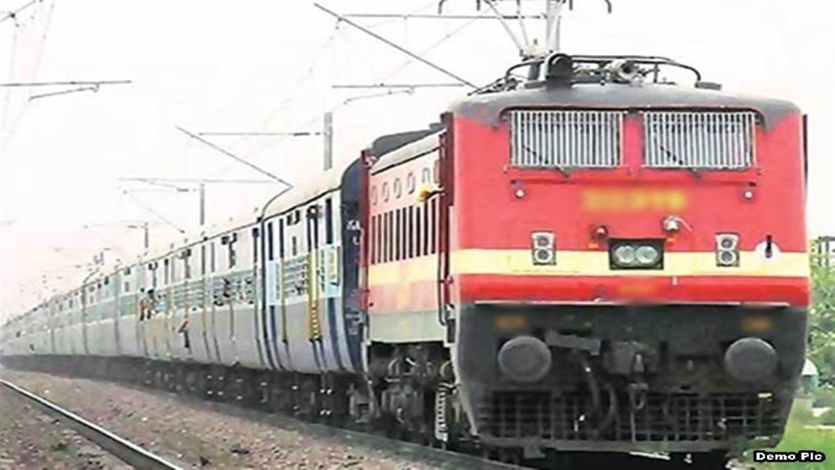 पश्चिम बंगाल के लिए झांसी से अतिरिक्त फेरे लगाएगी वीरांगना लक्ष्मीबाई झांसी-आसनसोल स्पेशल ट्रेन