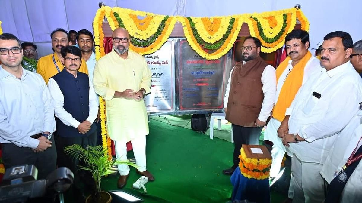 Nizamabad MP Arvind inaugurates ₹9-crore Jankampet goods shed