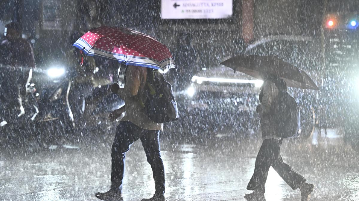 Evening rain catches Hyderabad commuters off guard