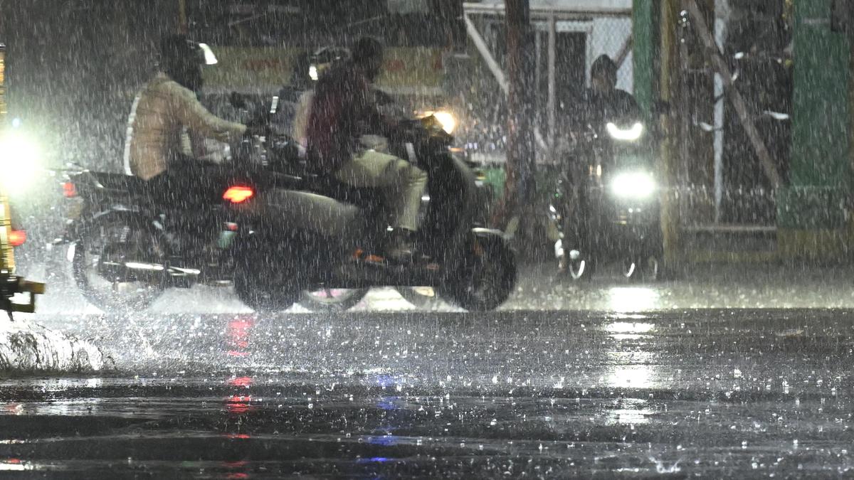 Commuters caught off guard as Hyderabad receives widespread rain on July 2