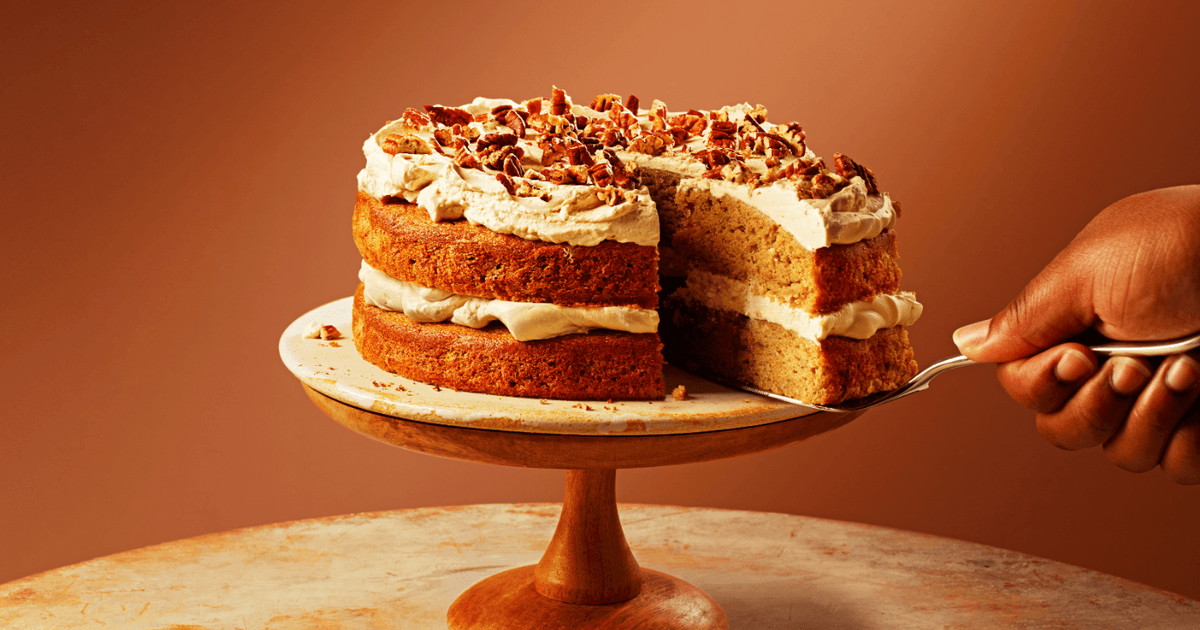 Banana & pecan coffee cake