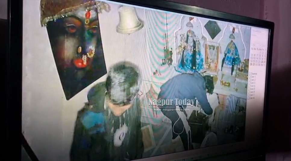 Thieves Apologize to God Before Stealing Temple Donation Boxes