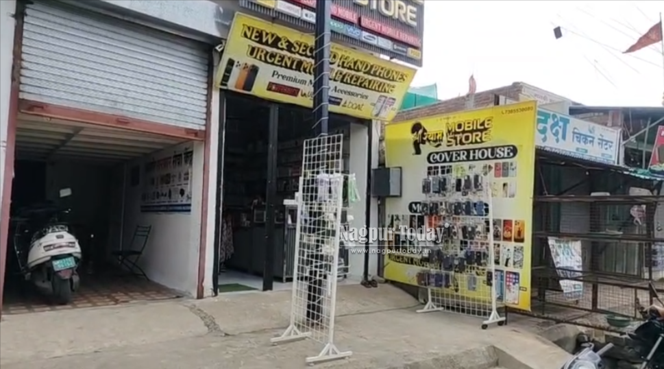 Burglars Break Into Nagpur Mobile Shop, Steal 16 Smartphones