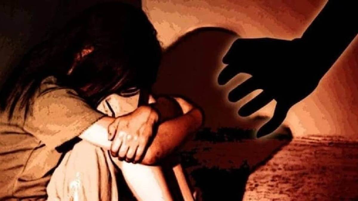 कुरकुरे खिलाने के बहाने 4 वर्षीय बच्ची से दुष्कर्म, 55 साल के आरोपी पर केस दर्ज