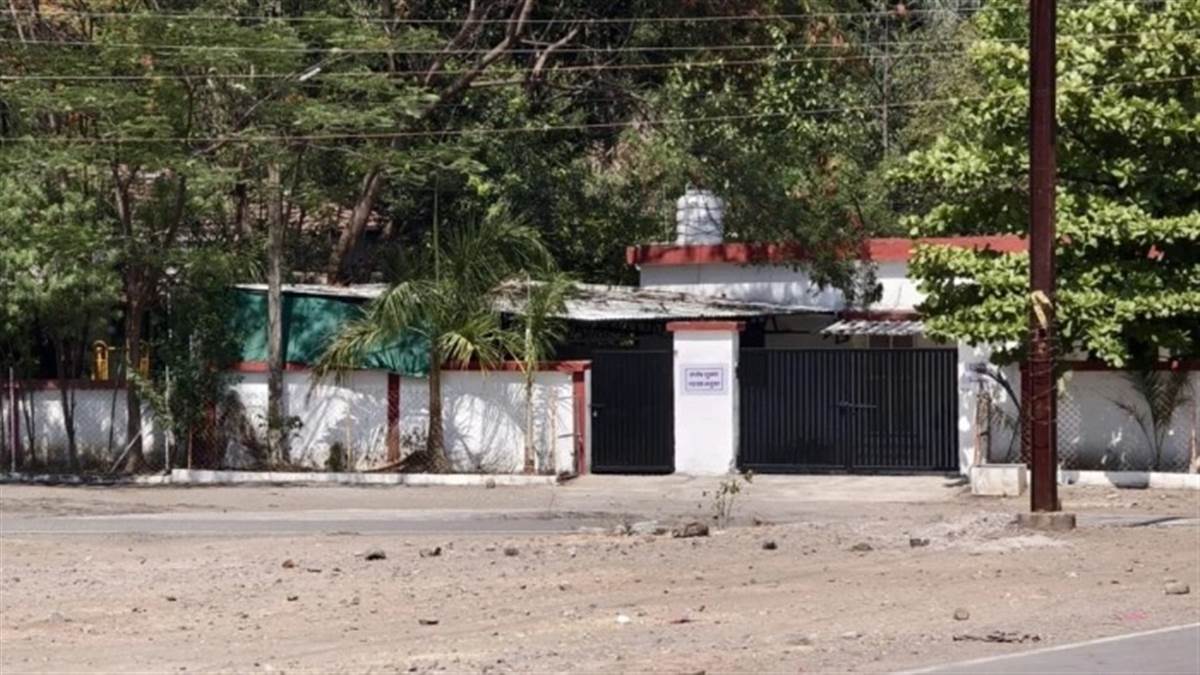 इंदौर में अवैध कब्जा जमाए अधिकारियों पर शिकंजा… आवास खाली न करने पर वसूला जाएगा किराया