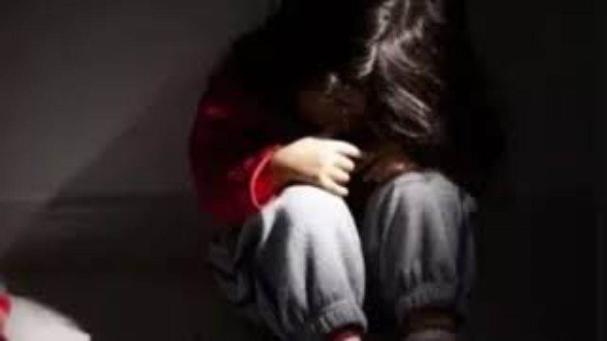 स्कूल पहुंच नाबालिग से बोला- पापा ने बुलाया है, दुष्कर्म के बाद कर दी हत्या, खोजने का नाटक करता रहा, स्निफर डॉग ने पुलिस को पहुंचाया आरोपी के घर तक