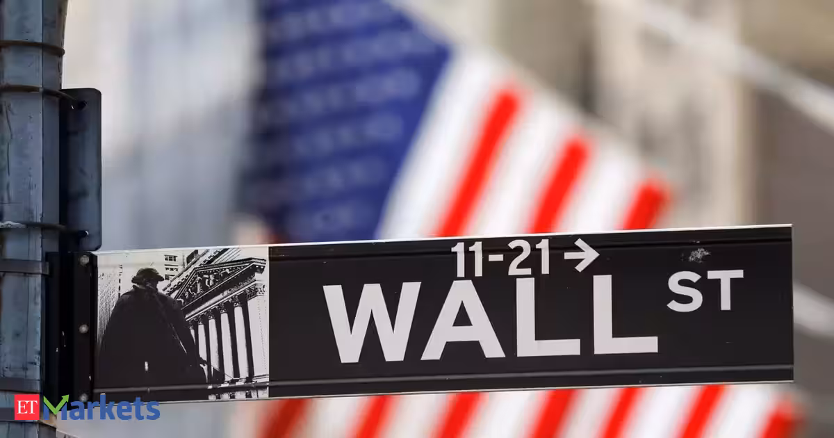 US stocks: S&P 500 notches record-high close as rate-hike worries ease