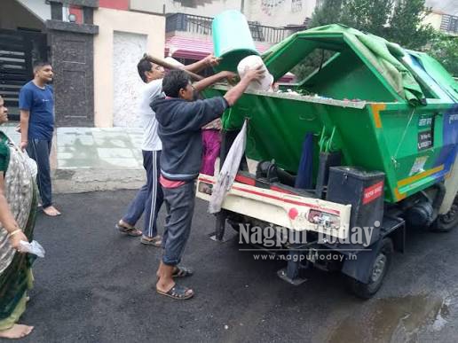 NMC orders probe into garbage collection mess, Rs 40 crore penalties already imposed