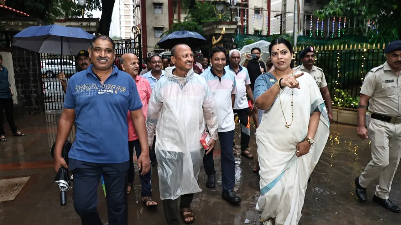Mumbai Mayor Ritu Tawde opens bungalow premises to residents for morning walks