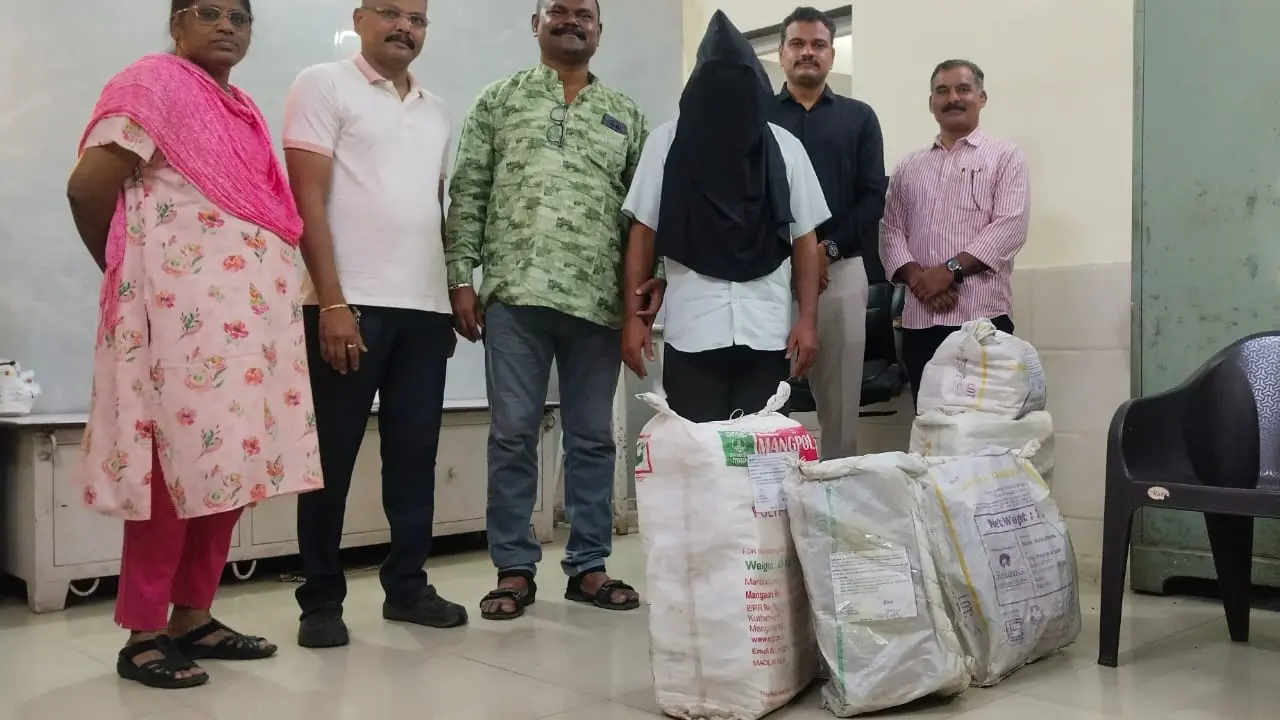 Mumbai cops seize 470 litres of adulterated milk, four held