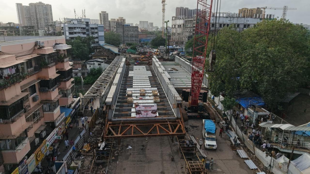Sion ROB reconstruction advances with installation of second 500-tonne girder